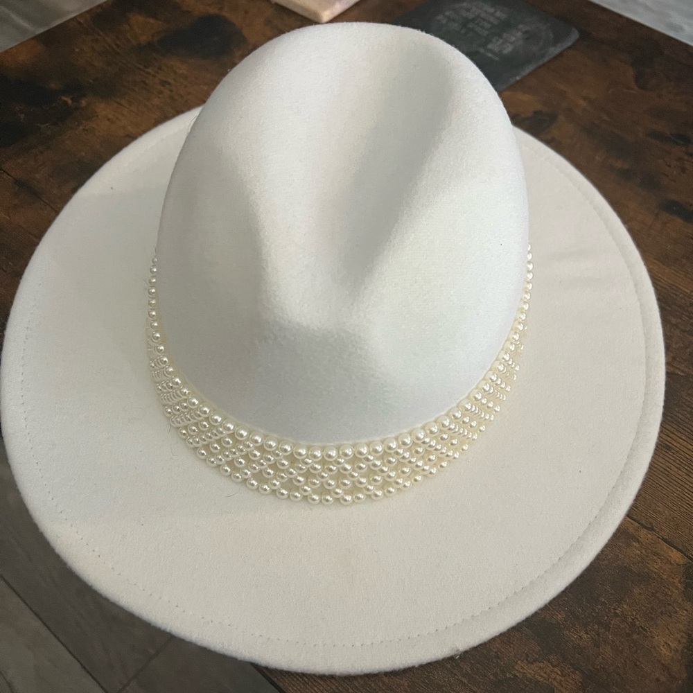 BNWT White Hat
